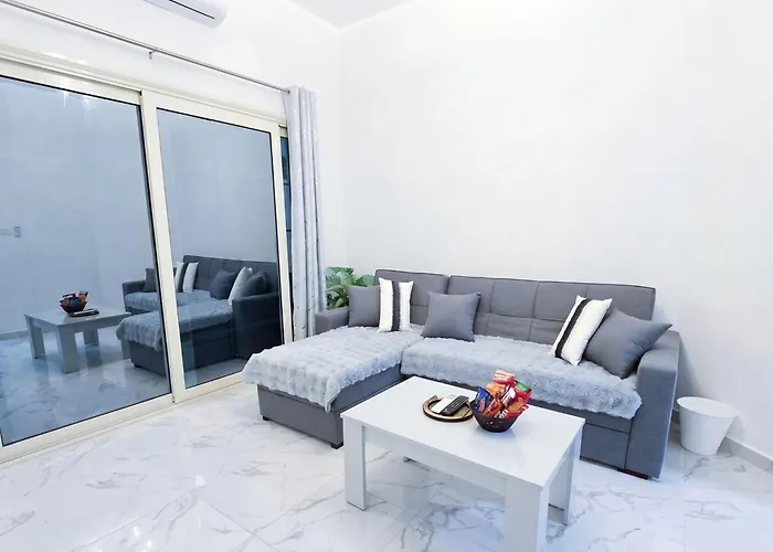 Romantic With Garden, Pool And Apartamento *