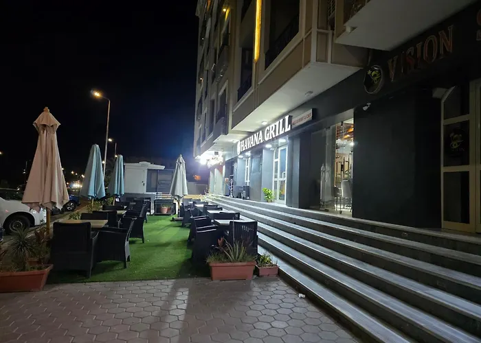Romantic With Garden, Pool And Apartamento Hurghada