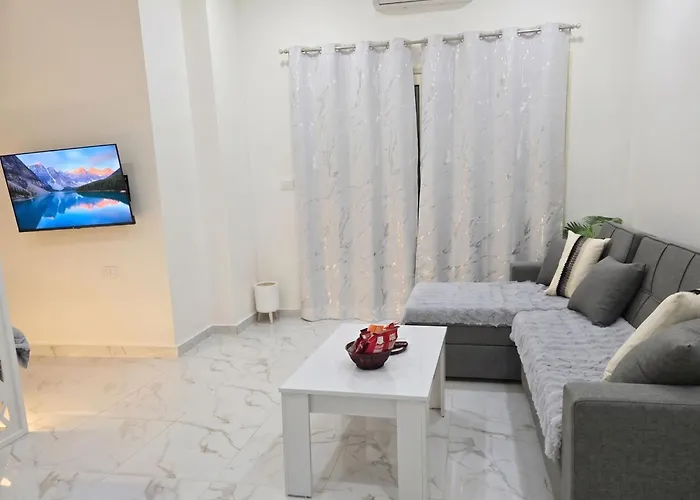 Romantic With Garden, Pool And