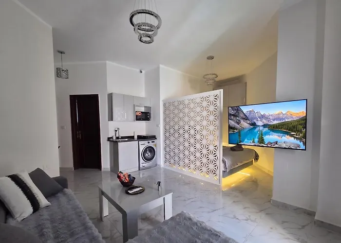 Apartamento Romantic With Garden, Pool And