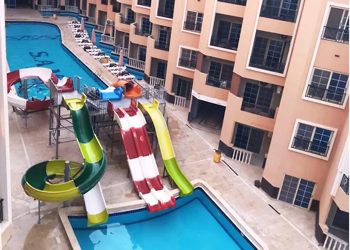 Romantic With Garden, Pool And Apartamento Hurghada